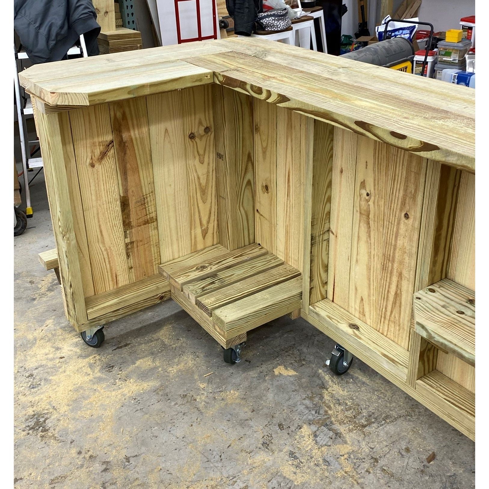 Taverns-To-Go The Half Pint Yard Bar