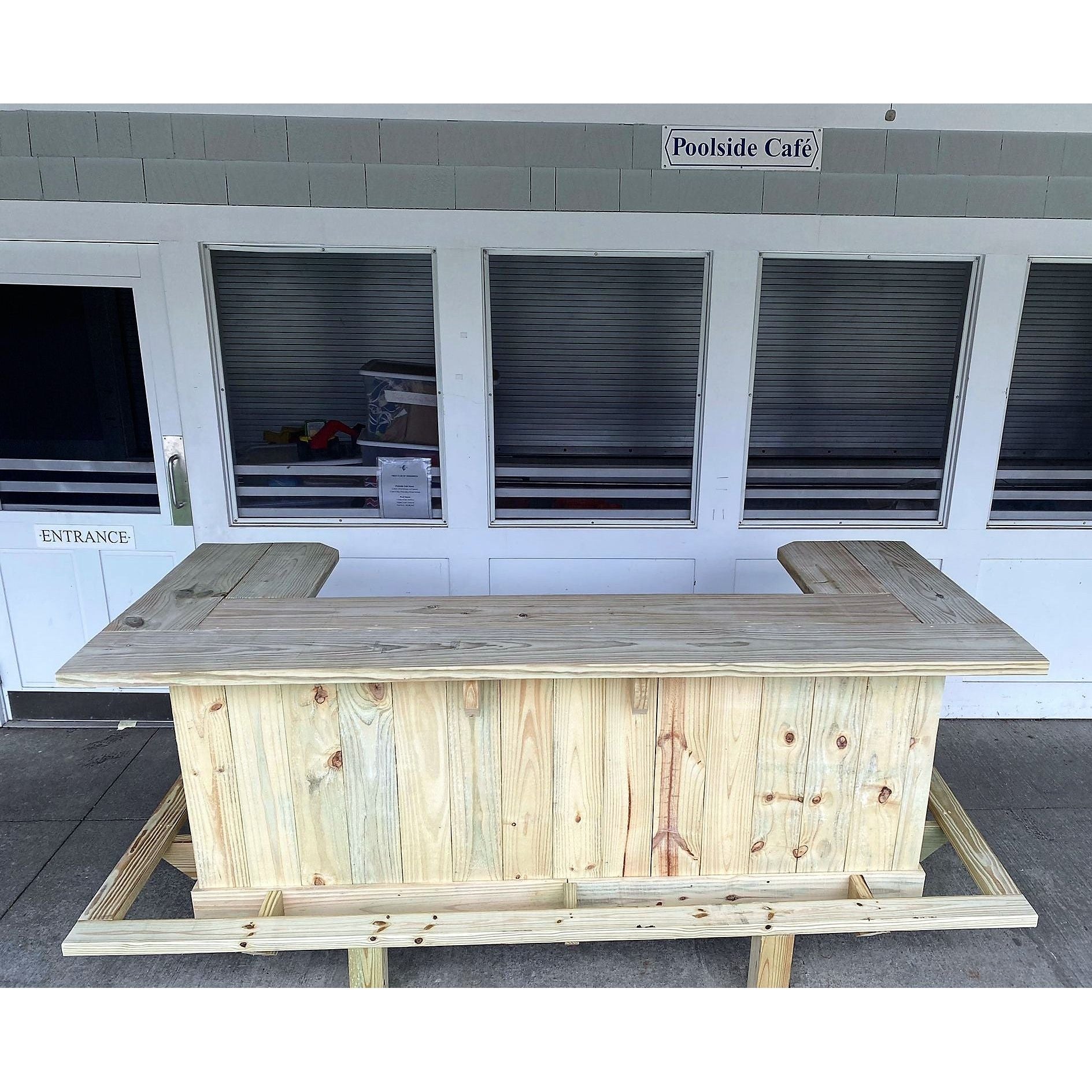 Taverns-To-Go The Half Pint Yard Bar