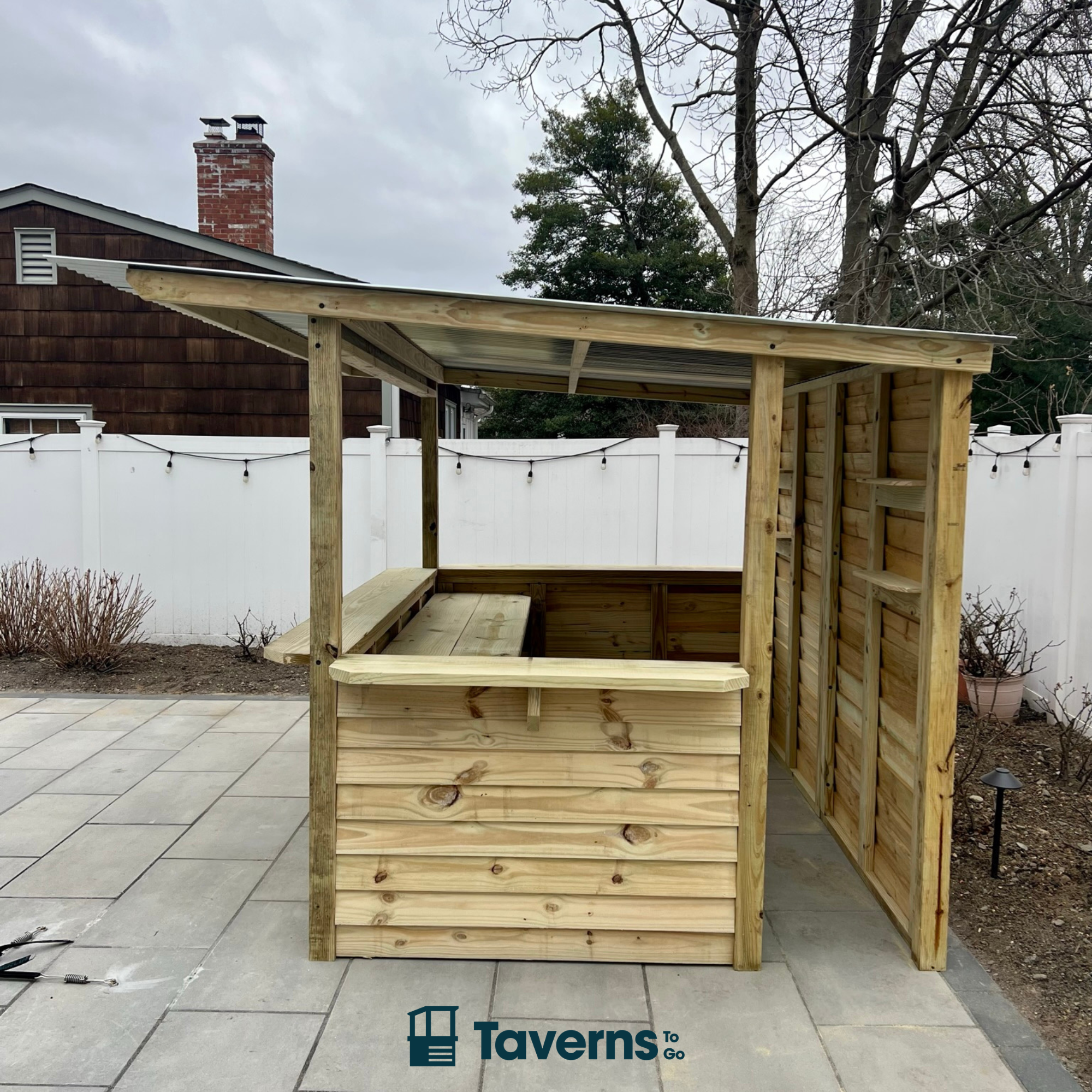 Taverns-To-Go 10 x 7 The 7-Up (X-Large) Yard Bar