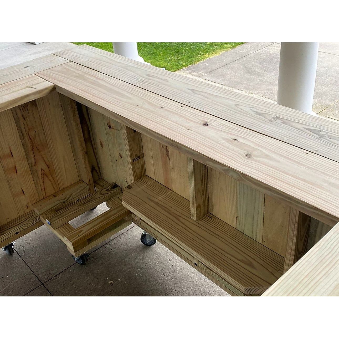 Taverns-To-Go The Half Pint Yard Bar