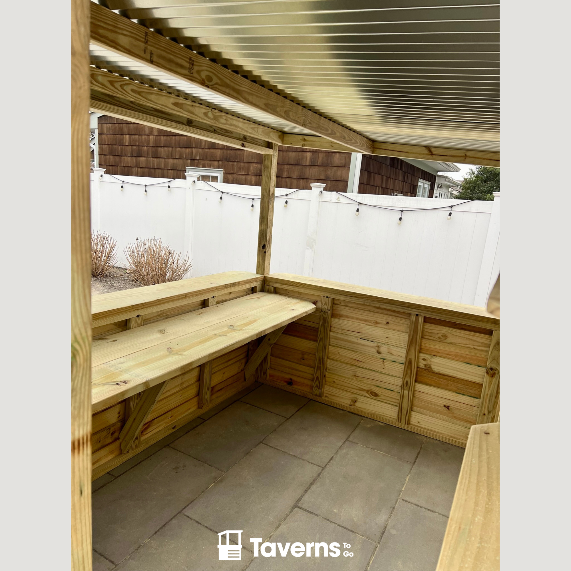 Taverns-To-Go 10 x 7 The 7-Up (X-Large) Yard Bar