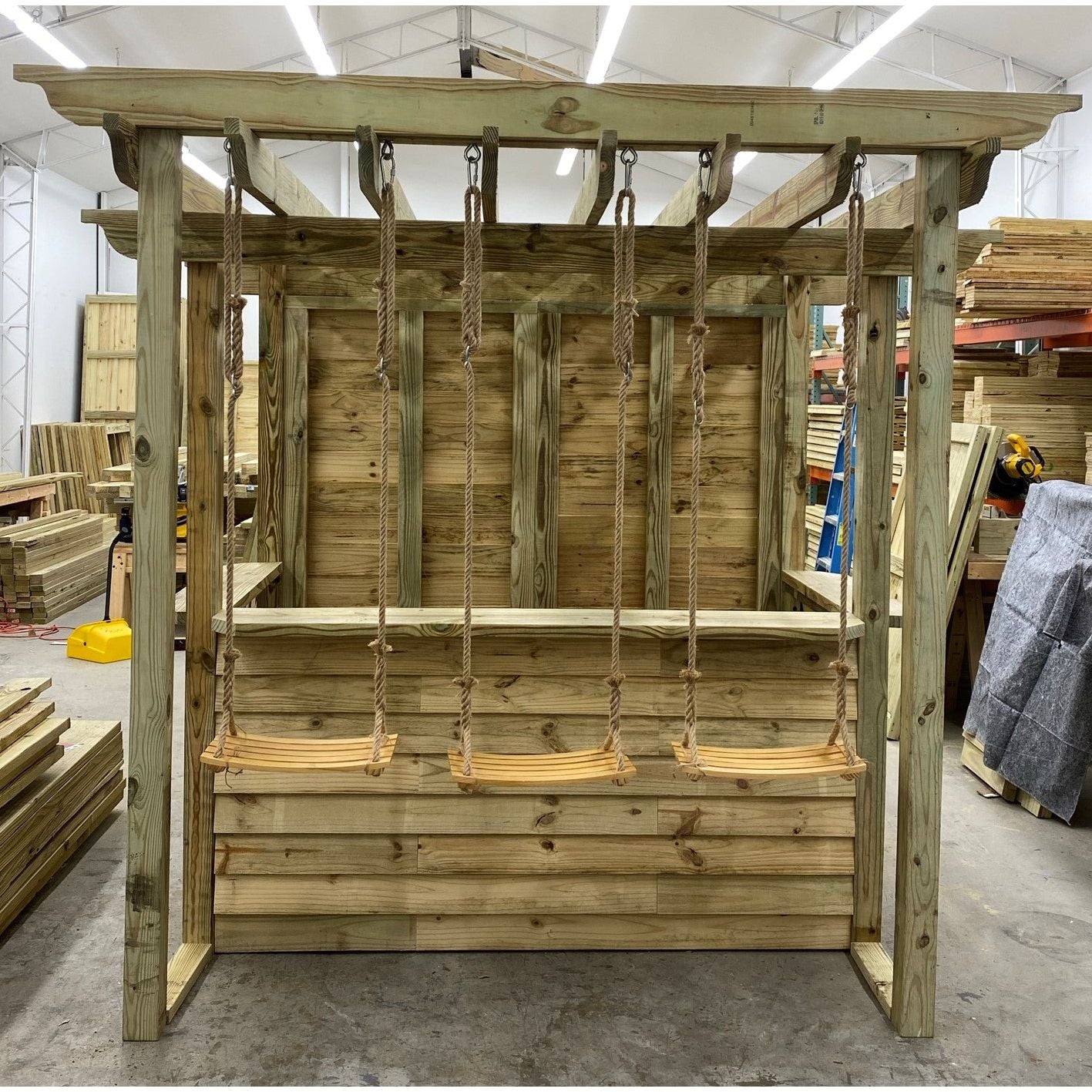 Taverns-To-Go The Swingford Yard Bar