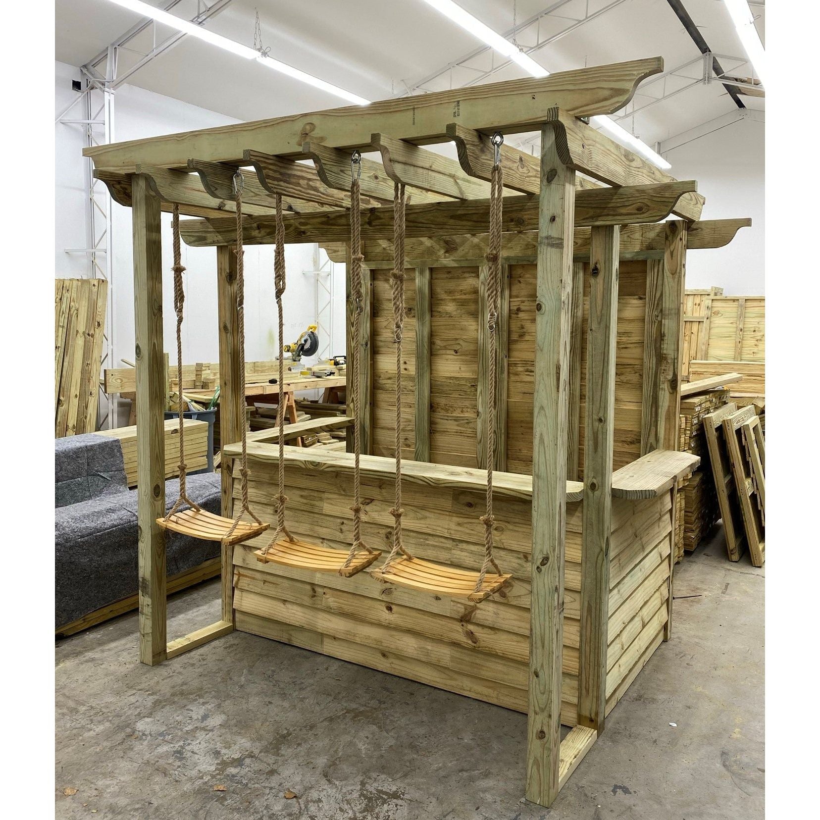 Taverns-To-Go The Swingford Yard Bar